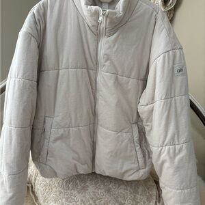 ALO Yoga Light Gray Puffer Jacket